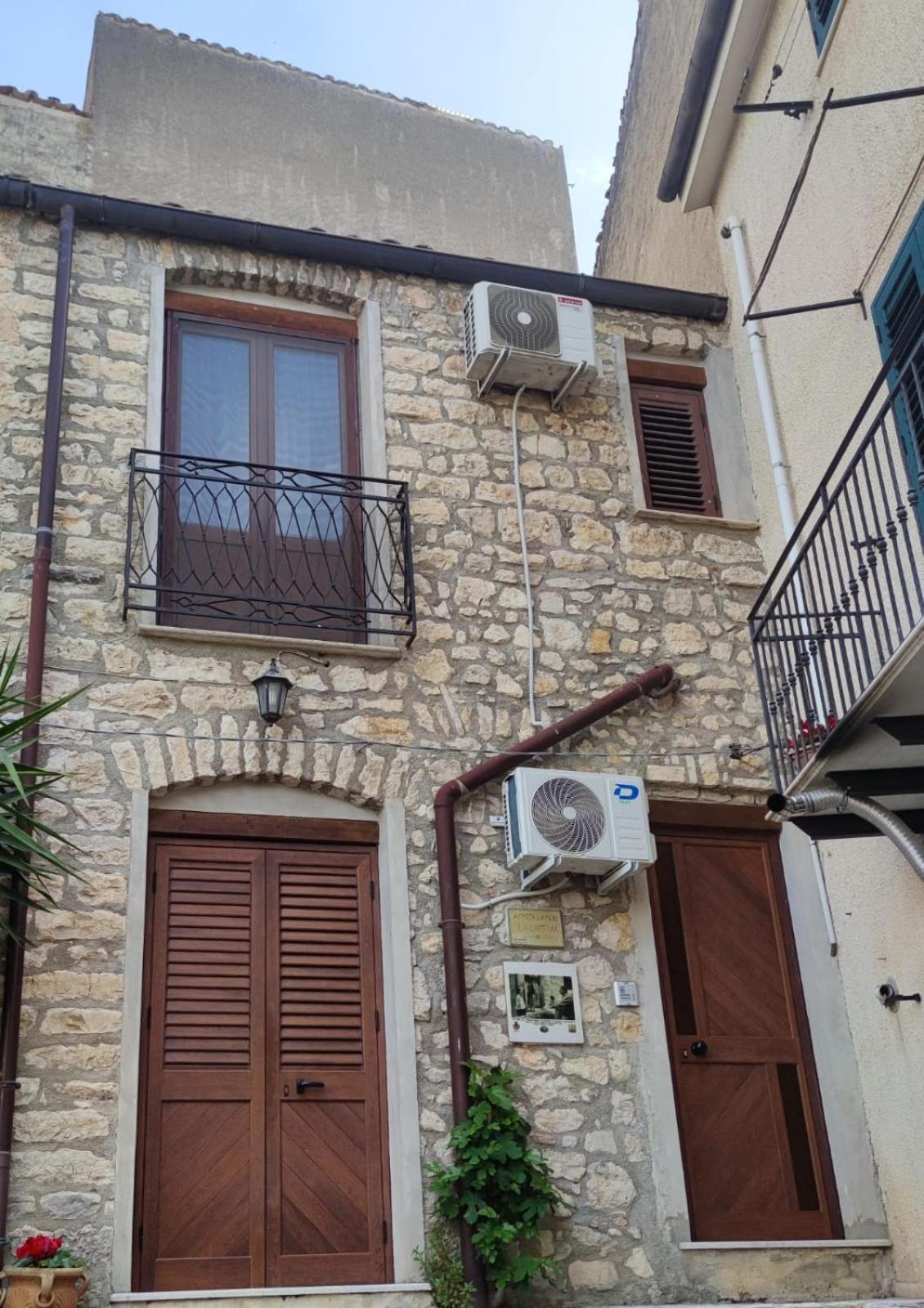 Affittacamere La Cartiera Palazzo Adriano Exteriér fotografie
